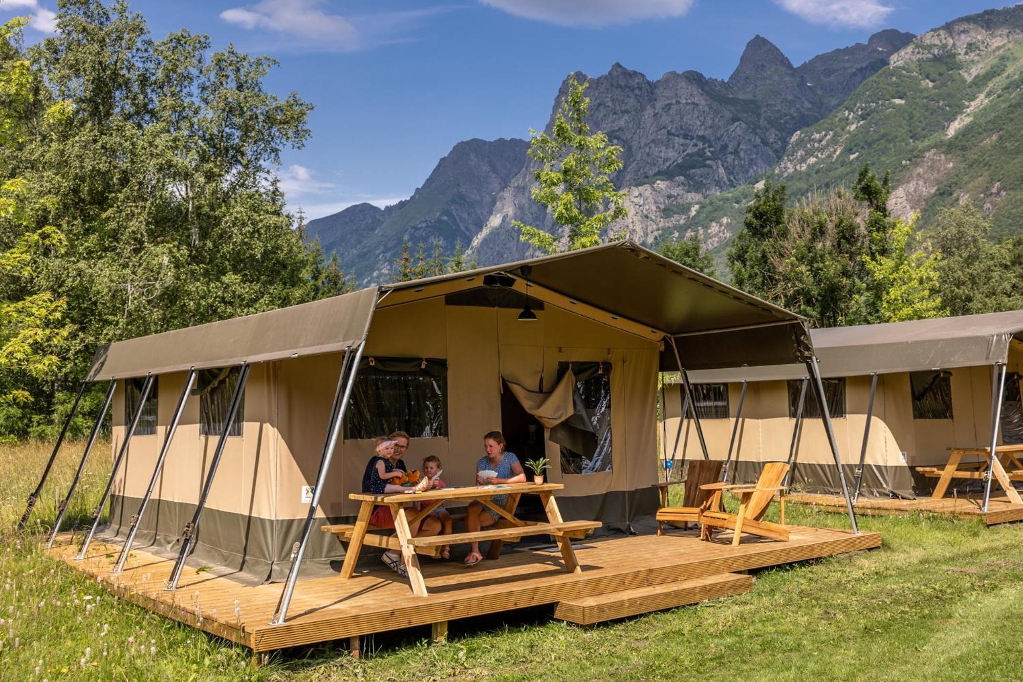 Le Bourg-dʼOisans Camping Rcn Belledonne מראה חיצוני תמונה